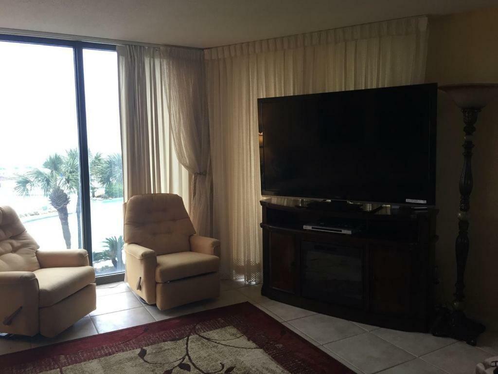 Edgewater Beautiful 2 Bedroom 2 Bath! Apartment *