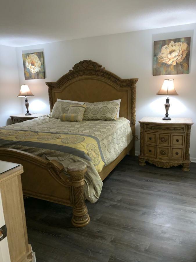 Edgewater Beautiful 2 Bedroom 2 Bath! *